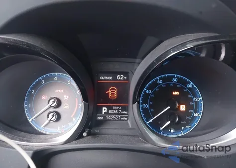 2015 Toyota Corolla S Plus z USA, uszkodzony, nr VIN 2T1BURHEXFC242746